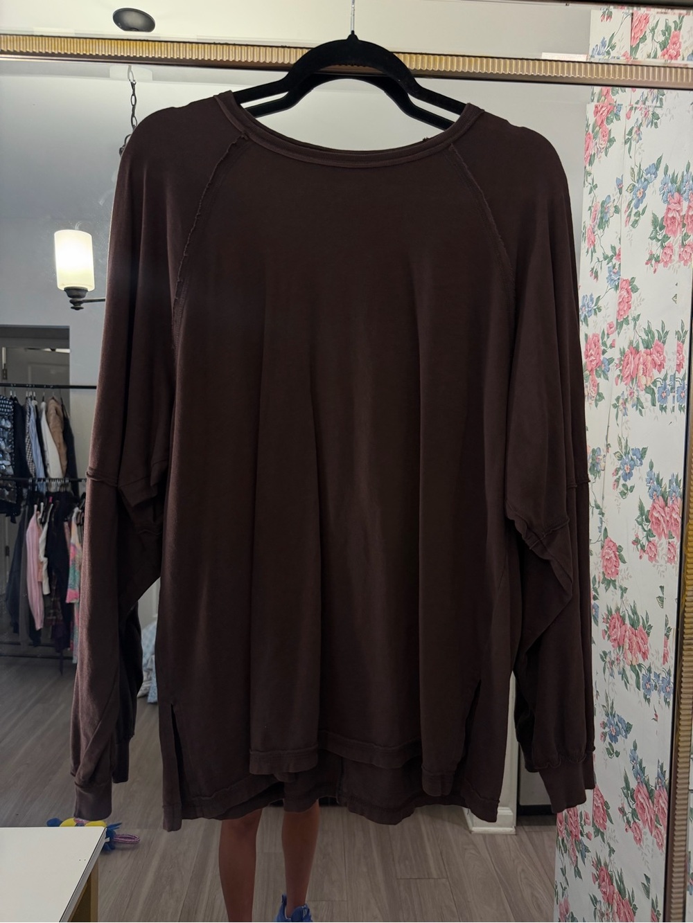 aerie relaxed long sleeve in dark brown